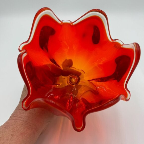 Vintage Viking Epic Swung Glass Handkerchief Vase Amberina 6 Petal Pedestal - Picture 8 of 10